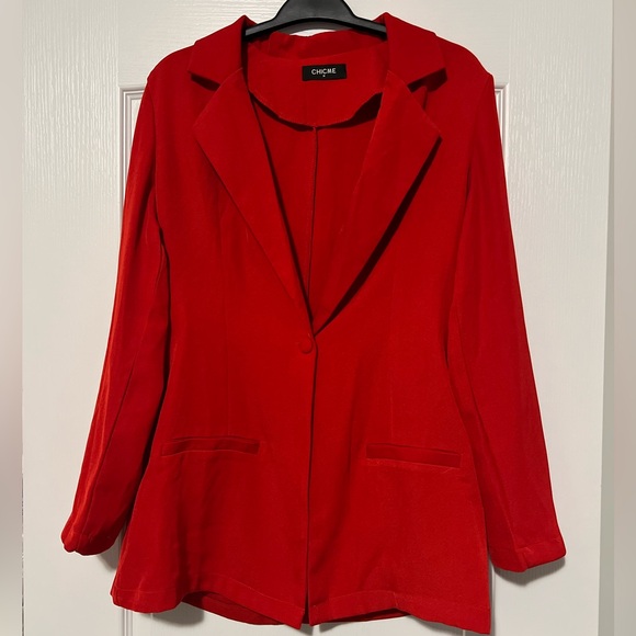 Brand Chic Me
Color Red 
Size: M
Style blazer  Long
Material polyester - Picture 2 of 2